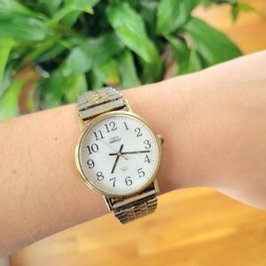 Vintage Timex Indiglo Quartz Silver & Gold Classic Unisex Stretch Watch